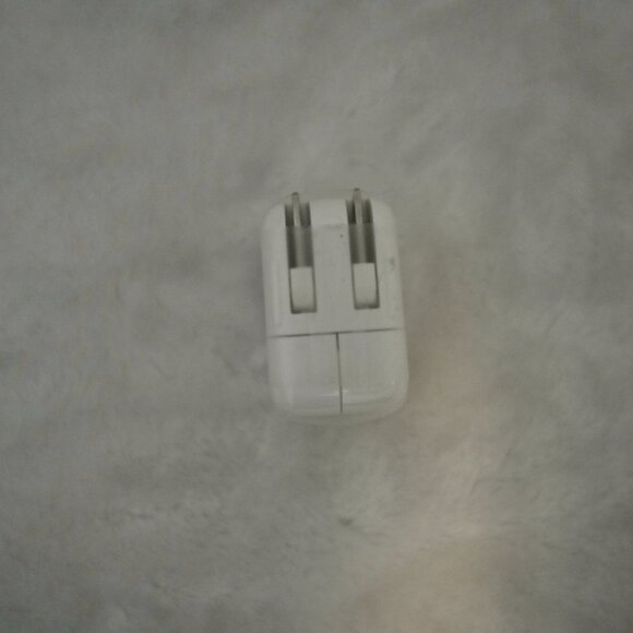 Apple 12W USB Power Adapter & Lightning to USB Cable - Picture 5 of 6